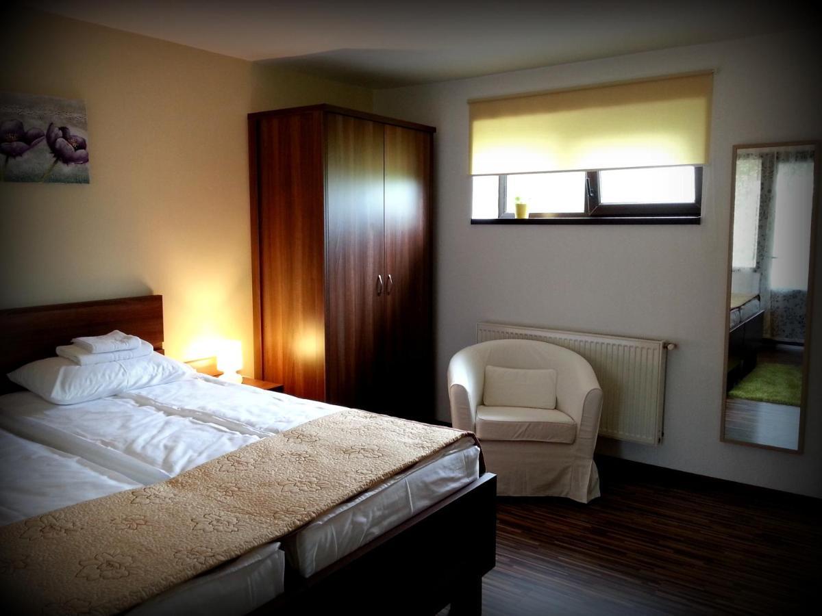 Hotel Cazare La Troita Codlea Pokoj fotografie