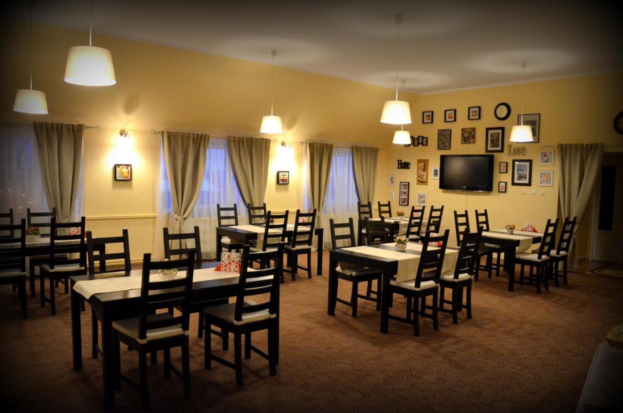 Hotel Cazare La Troita Codlea Exteriér fotografie