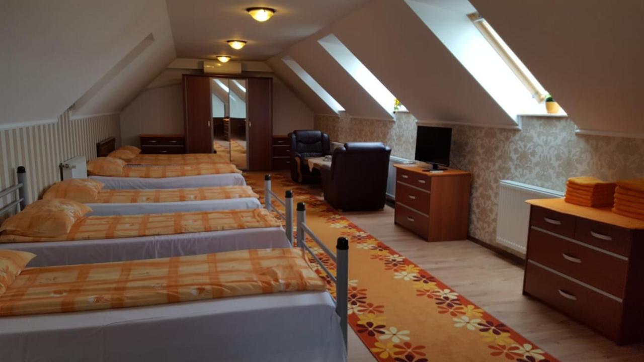 Hotel Cazare La Troita Codlea Exteriér fotografie