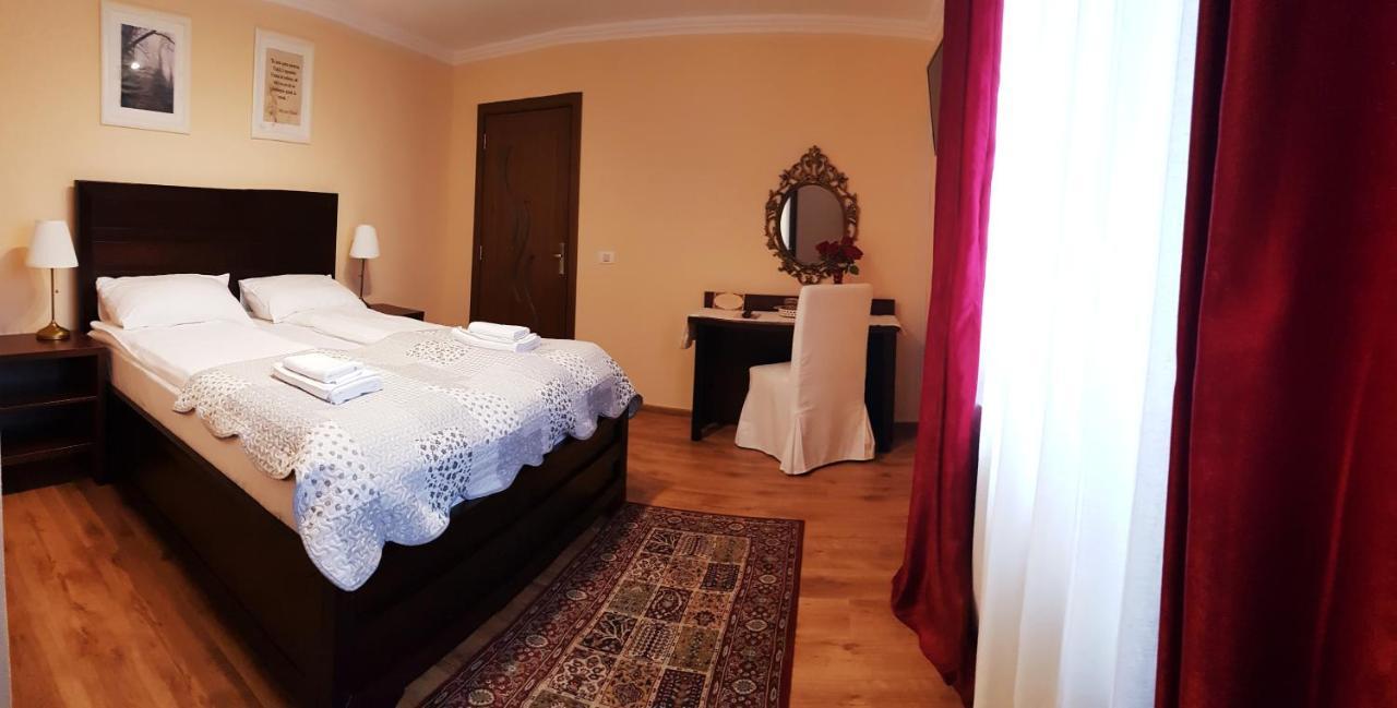 Hotel Cazare La Troita Codlea Exteriér fotografie